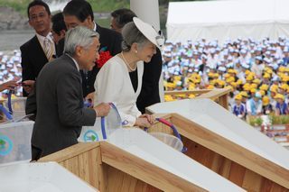 天皇・皇后両陛下のご臨席の様子