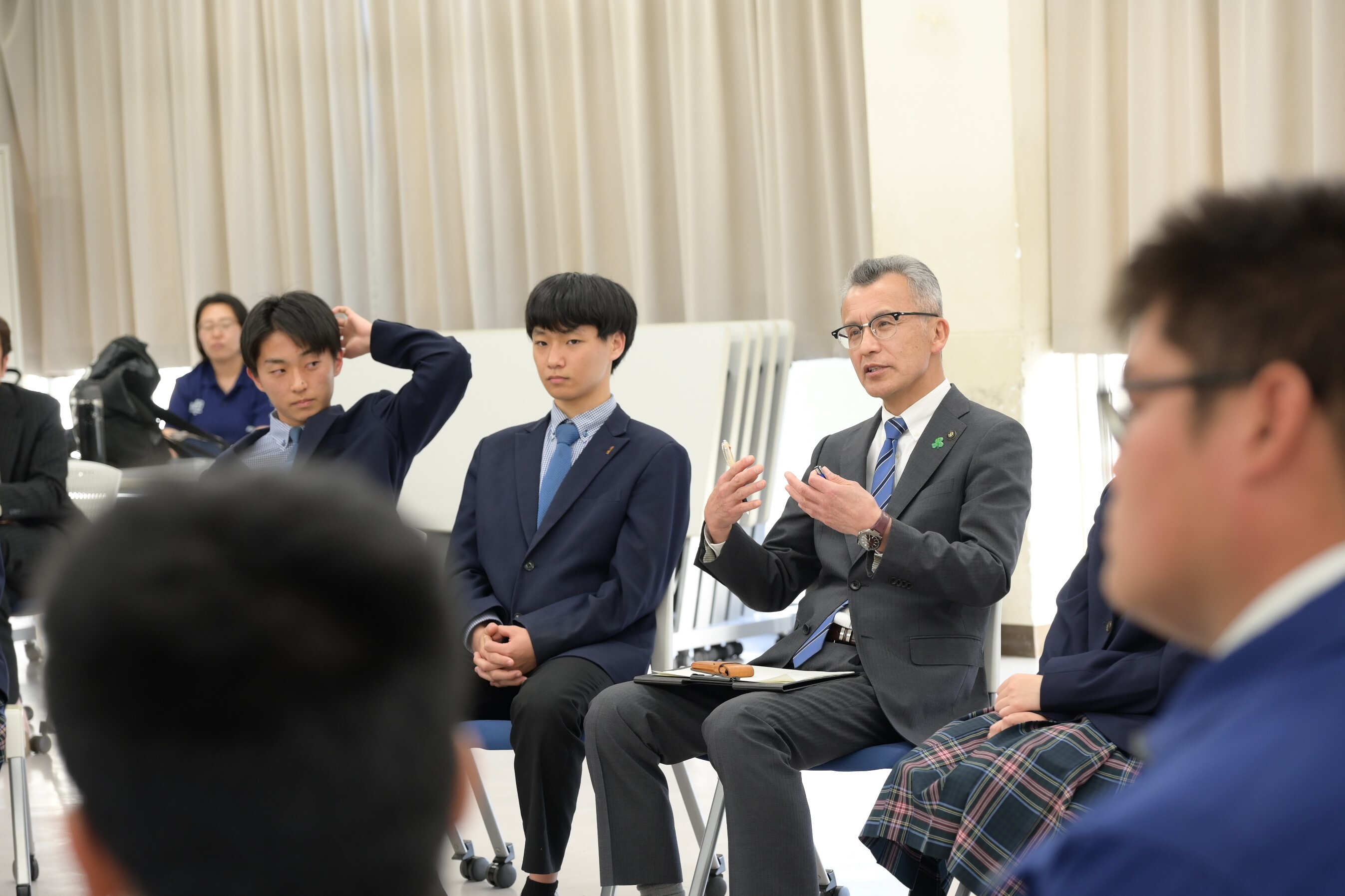 4月のミライとーくの様子（若者）