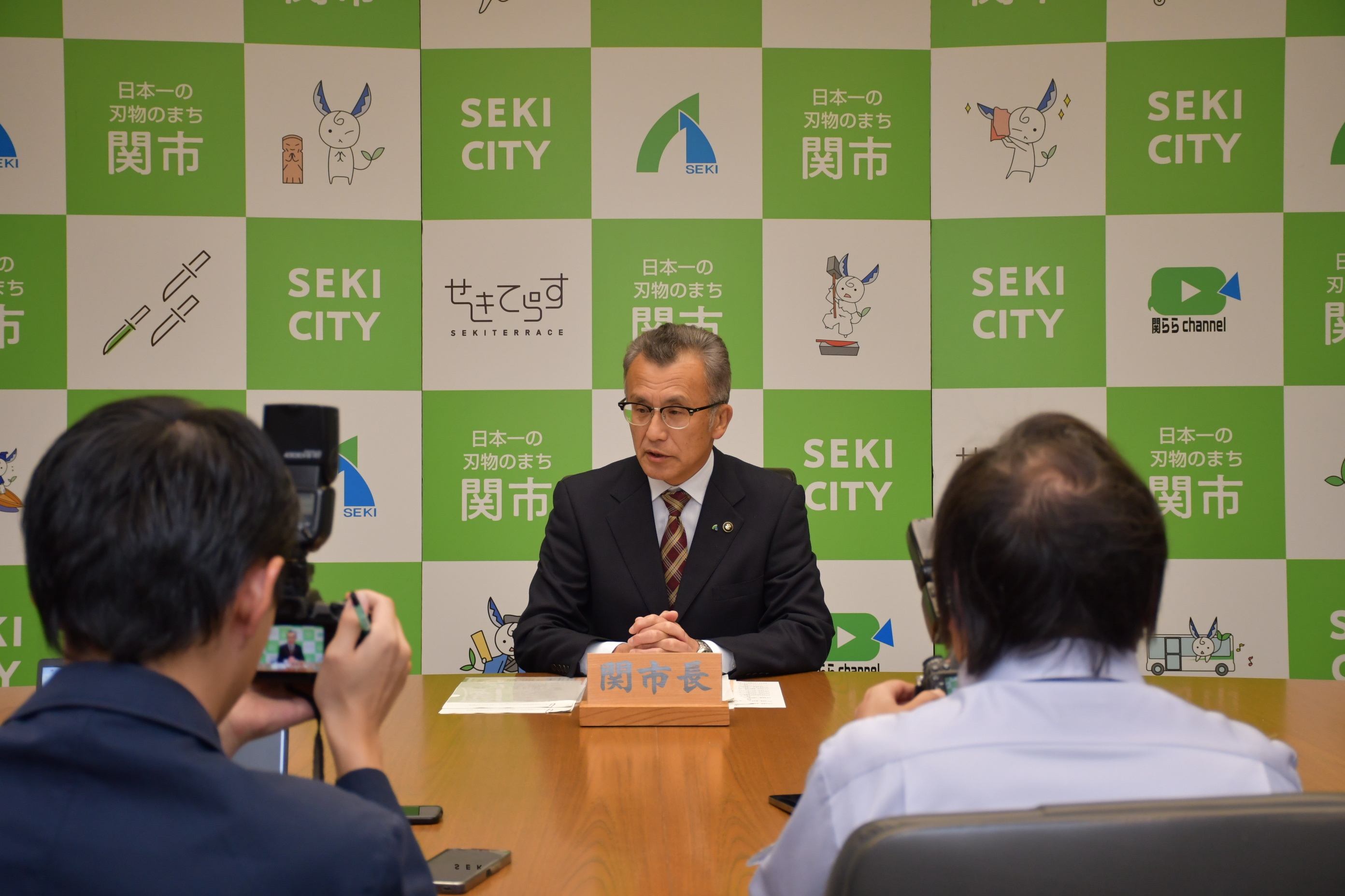 記者会見