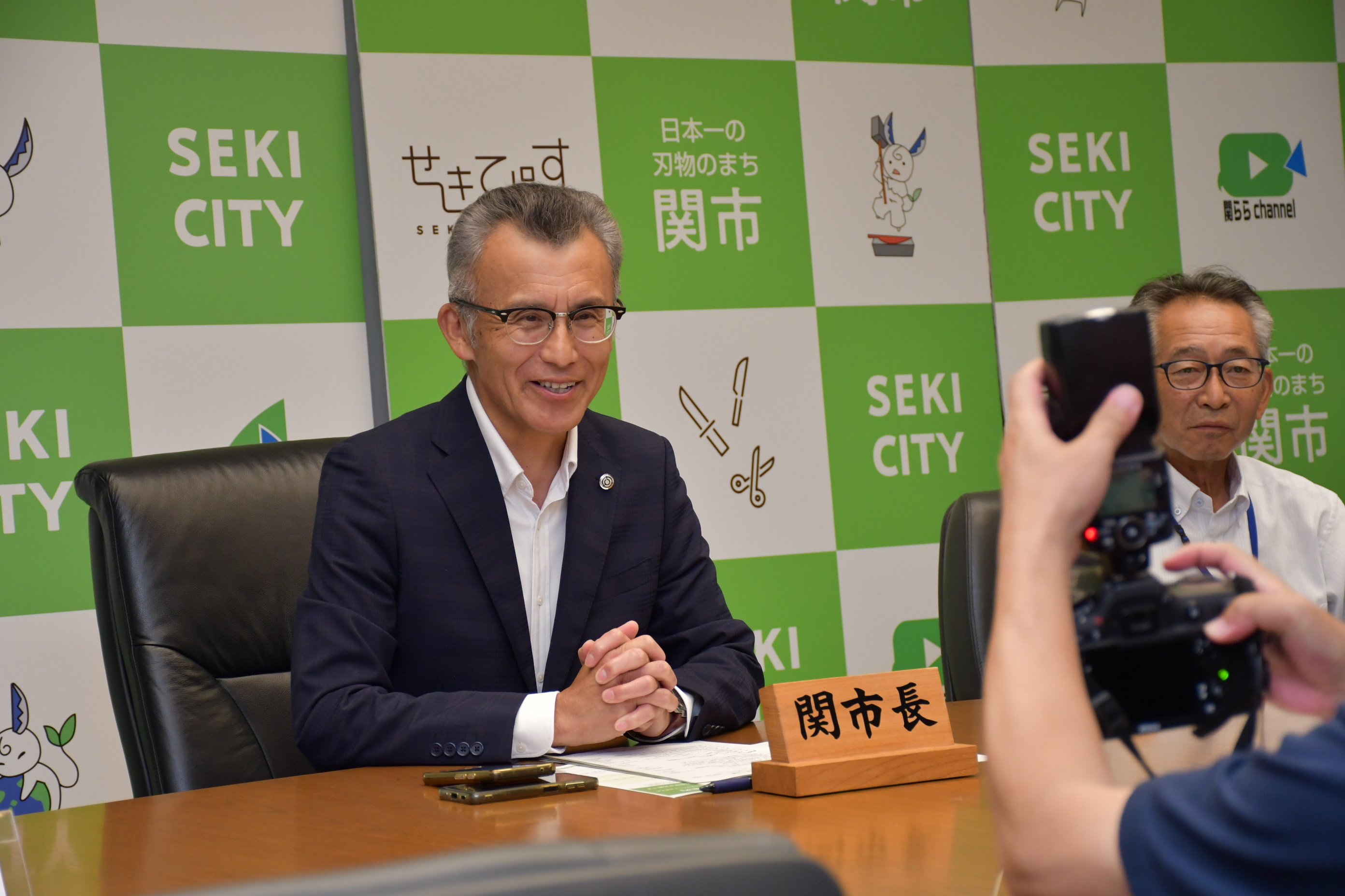 記者会見